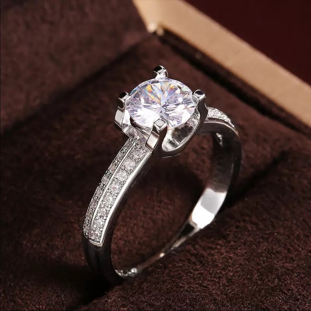 New Women’s 925 Silver Sapphire wedding Ring - Picture 1 of 6